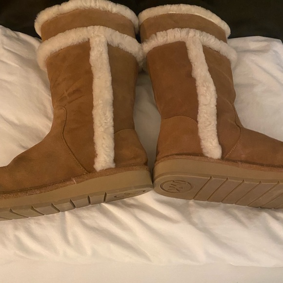 Authentic Michael kors suede fur boots tan - Picture 2 of 11